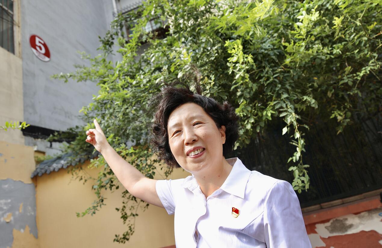 楼号牌很快就能贴完…"小巷总理"的朴素心愿 - 济南社.